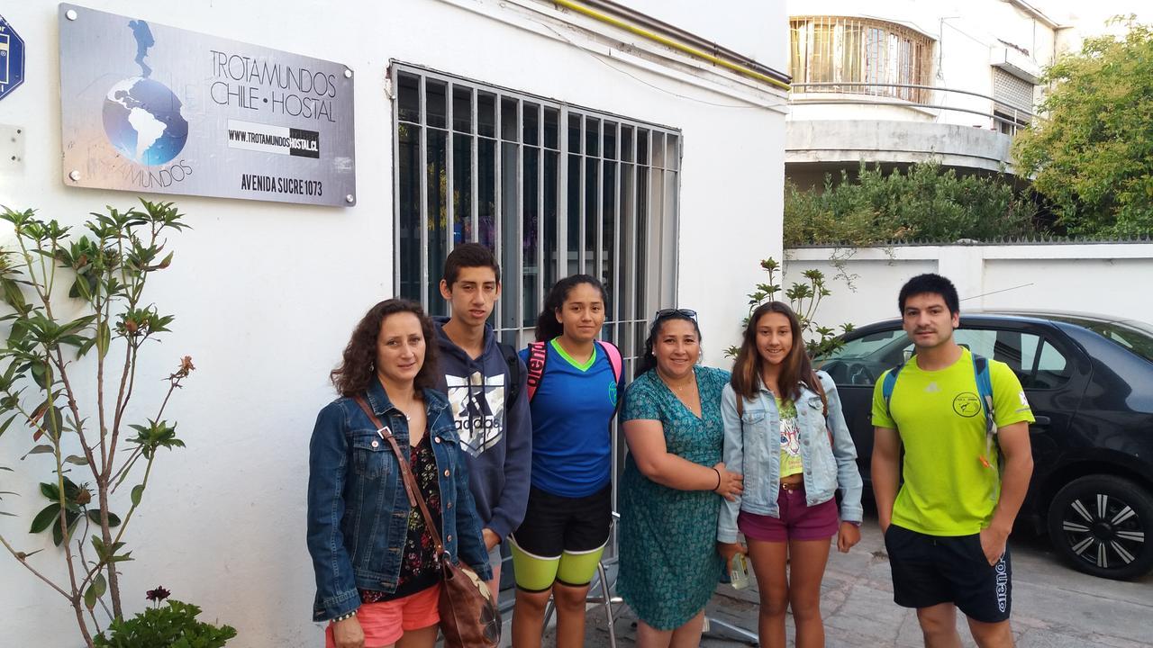 Trotamundos Hostal Santiago Exterior photo